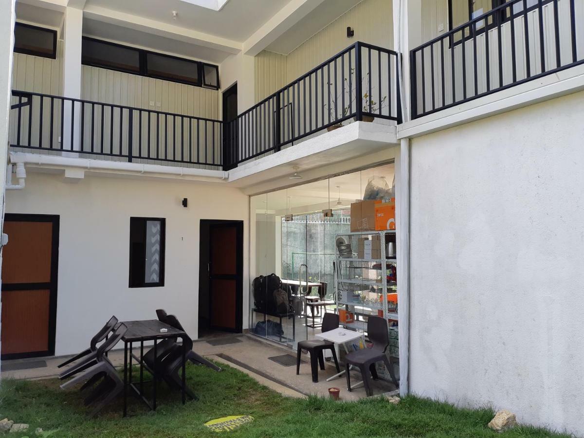 Siril Guesthouse Hostel Nuwara Eliya Exteriör bild
